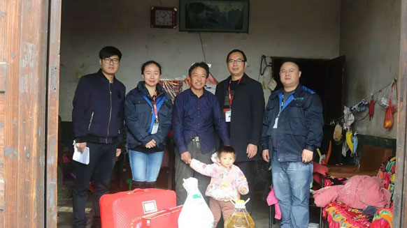 愛心凝聚力量，希望成就未來(lái)。湘江電纜參與“精準(zhǔn)扶貧”