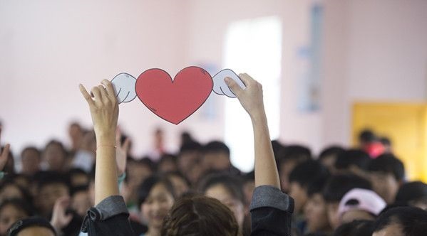 “六一微心愿，愛心暖童心”湘江電纜攜手村長李銳愛心傳遞 點(diǎn)亮未來