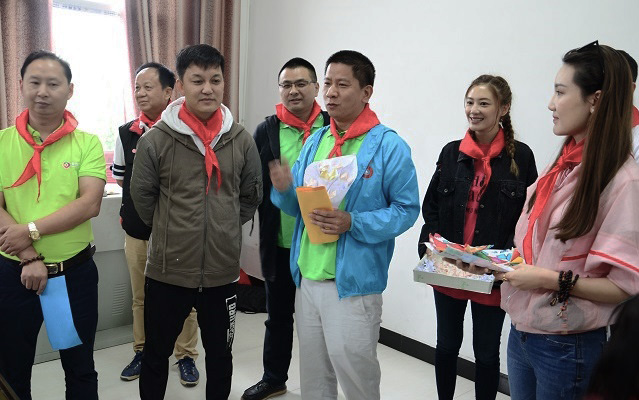 “六一微心愿，愛心暖童心”湘江電纜攜手村長李銳愛心傳遞 點(diǎn)亮未來