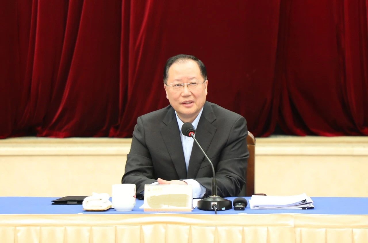 毛偉明省長(zhǎng)出席全省民營(yíng)企業(yè)家座談會(huì)，湘江電纜董事長(zhǎng)侯少斌應(yīng)邀參加
